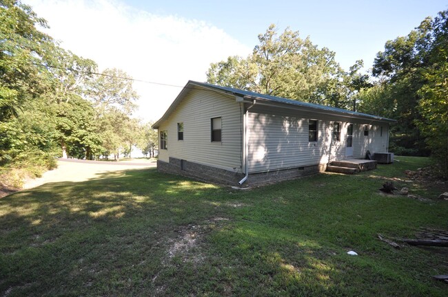 Building Photo - Furnished Home in New Concord