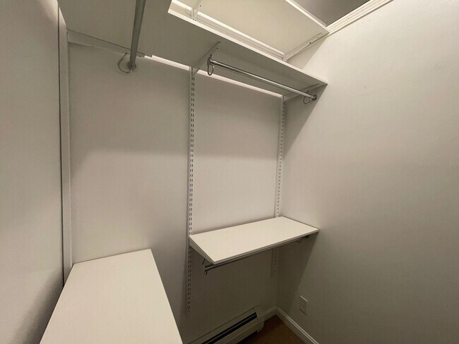 Building Photo - 114 Walnut St