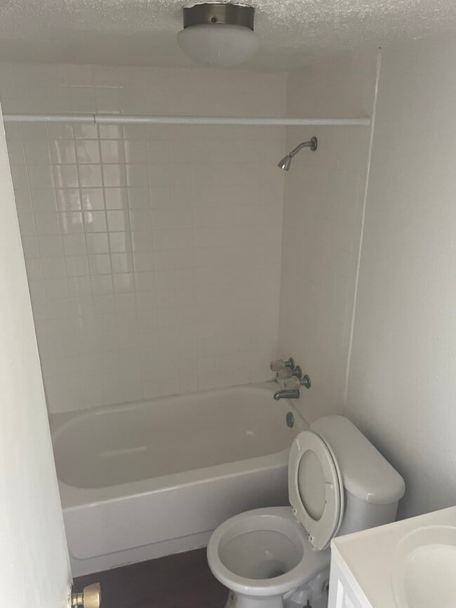 Building Photo - 704 Denson Dr