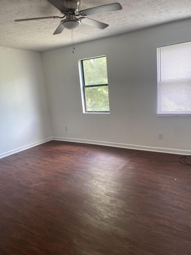 Building Photo - 1552 Goshen Rd