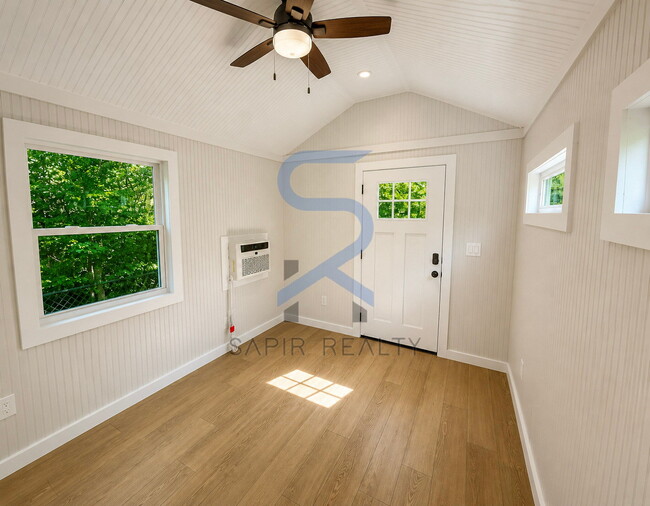 Building Photo - PRELEASING! Spacious & Stunning 5BR/3BA in the Heart of North Druid Hills