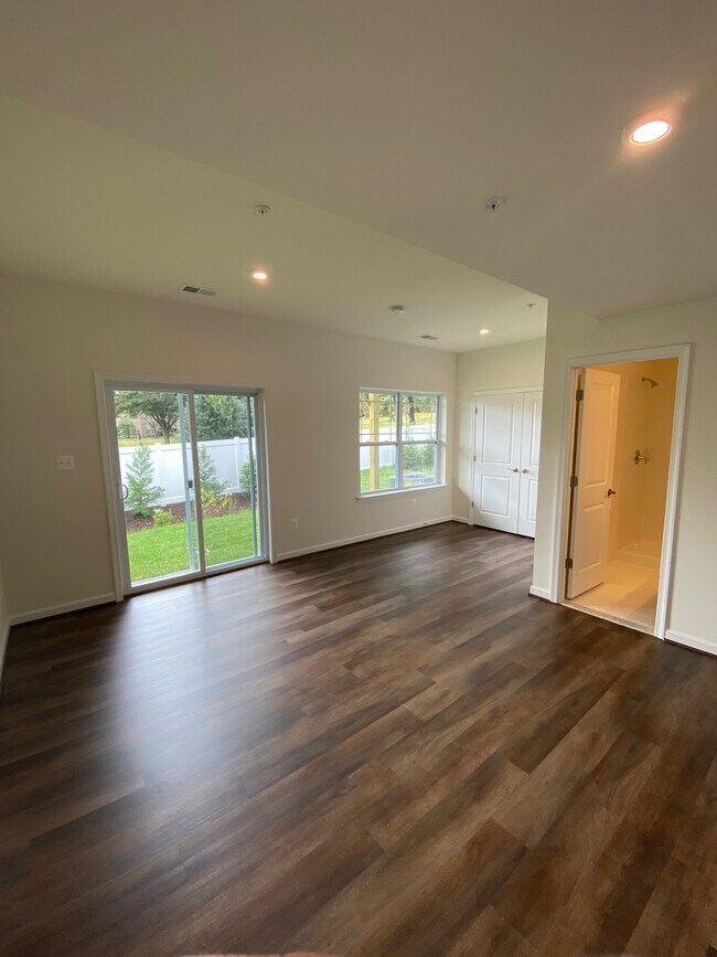 Building Photo - 225 Jenkins Way