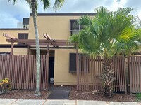 Building Photo - 10850 S Golfview Dr