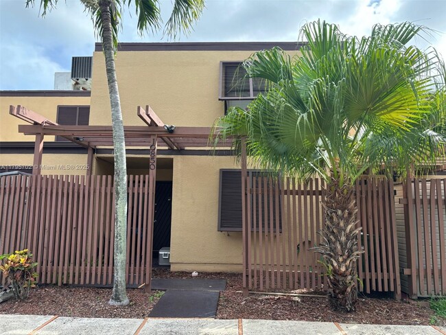 Primary Photo - 10850 S Golfview Dr