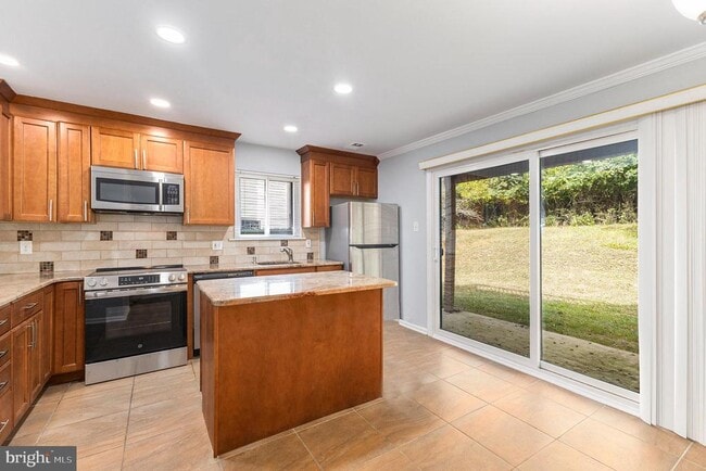 Building Photo - 18 Flintlock Ln