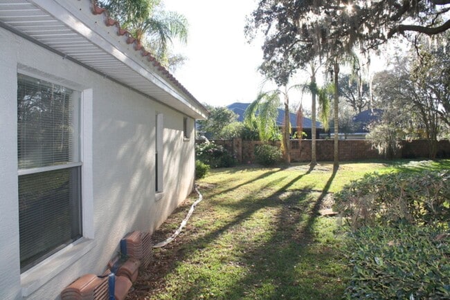 Building Photo - Beautiful 3 Bedroom two Bath