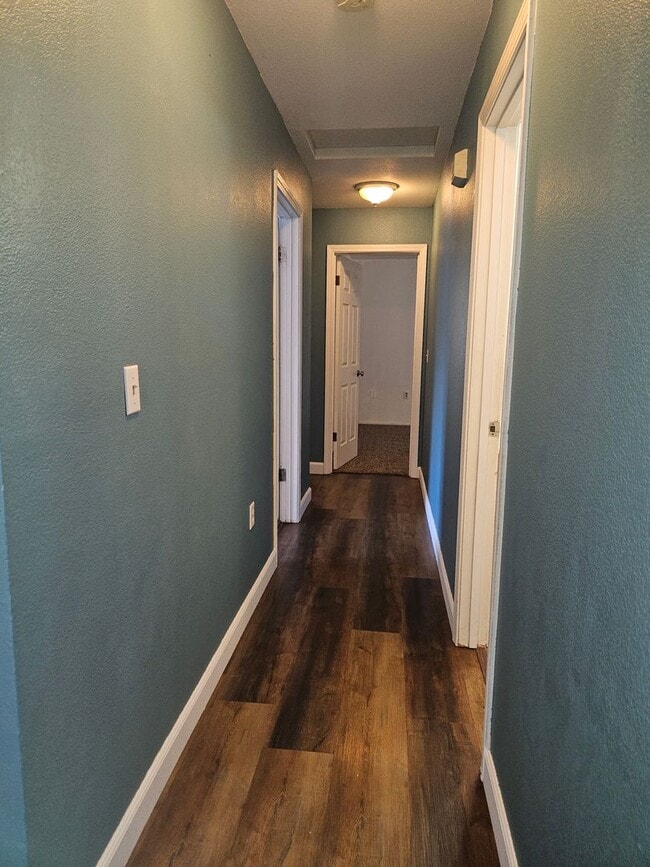 Building Photo - Available Now in Kelseyville Riviera