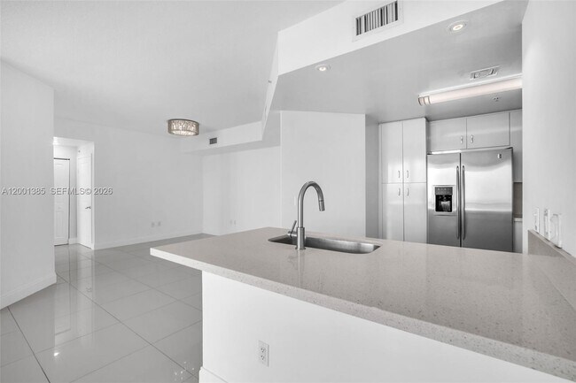 Building Photo - 7900 Harbor Island Dr
