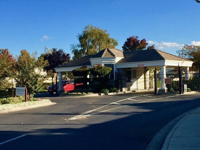 Building Photo - Duet in Summerset 1 (55+)