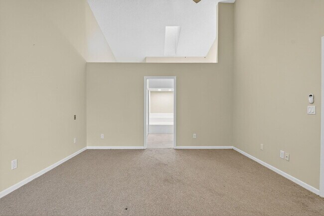 Building Photo - 8081 Cassia Dr