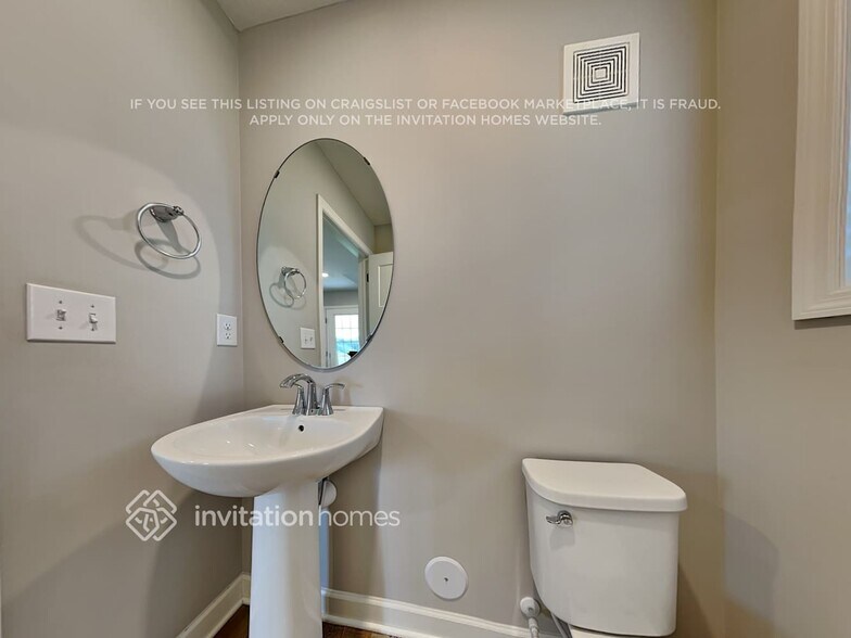 Building Photo - 1266 Upper 143rd Ct E