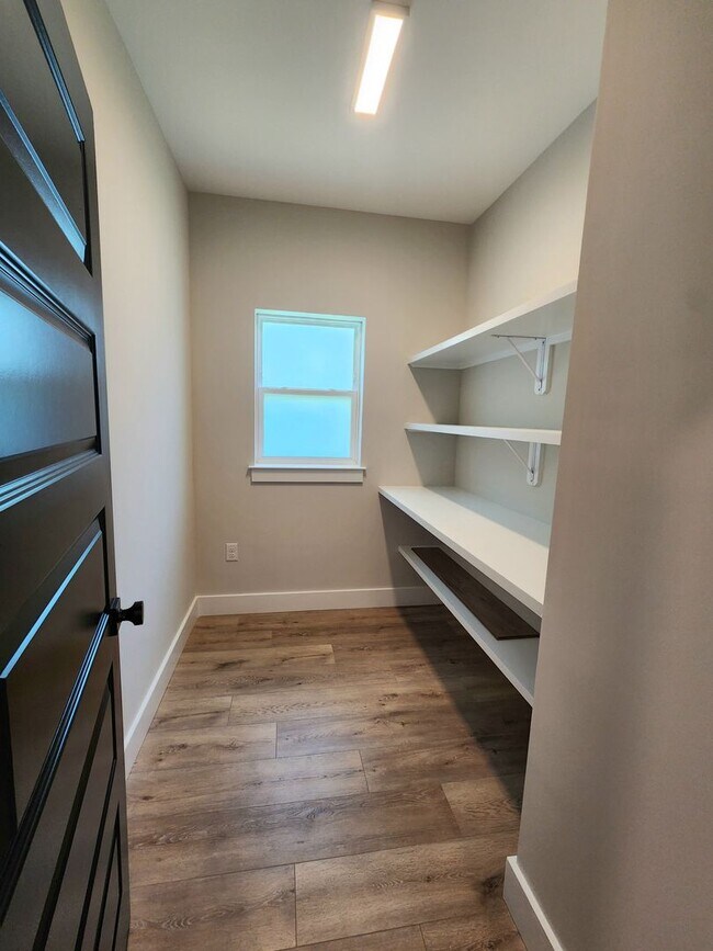 Building Photo - Stunning new executive home in Gulf Shores!