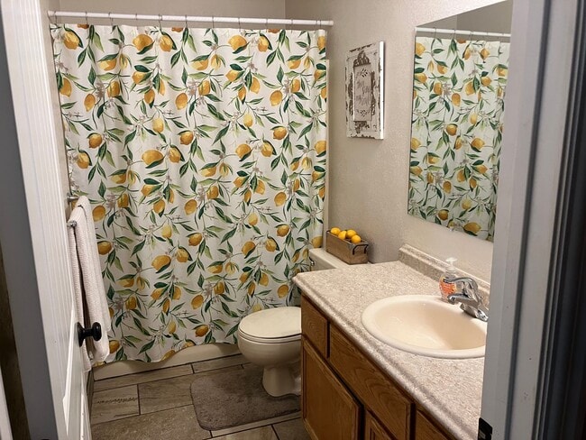 Building Photo - Beautiful 4 Bedroom, 3 Bathroom Home With Basement in Cedar City