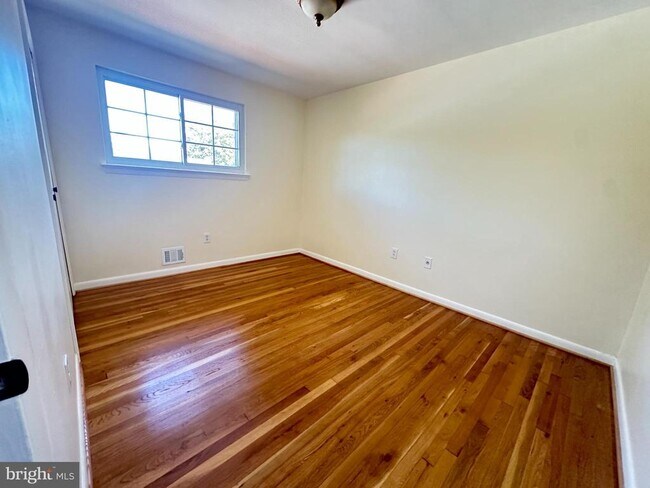 Building Photo - 804 Gregorio Dr