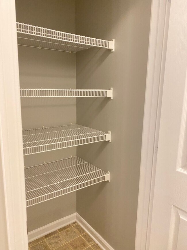 Building Photo - 109 Maureen Dr