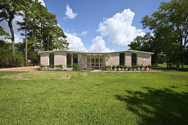 Building Photo - 14420 Westway Ln