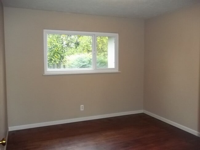 Building Photo - 258 W San Madele Ave