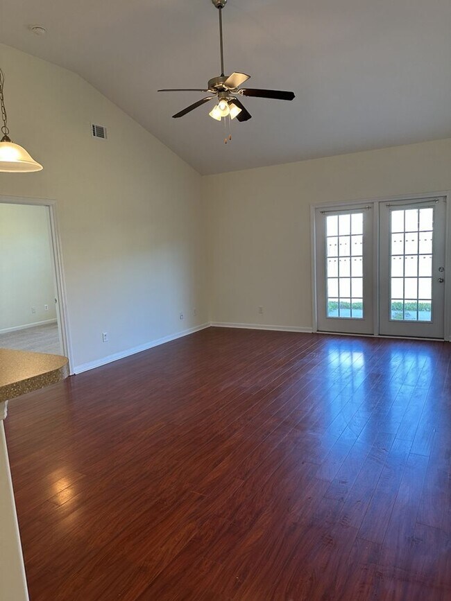 Building Photo - 20 Wesleyan Dr