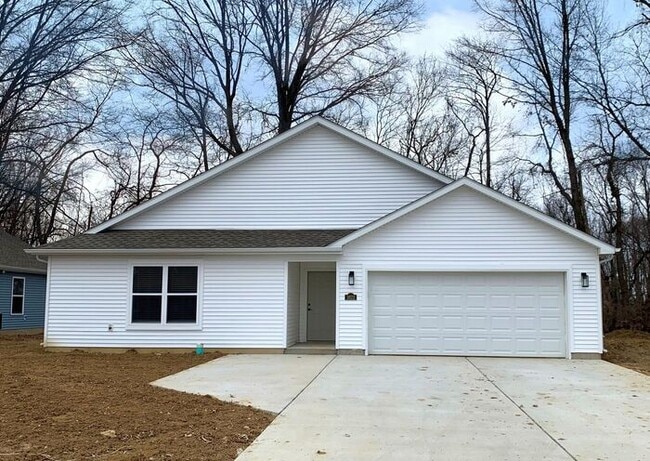 Building Photo - Experience modern living in this beautiful...