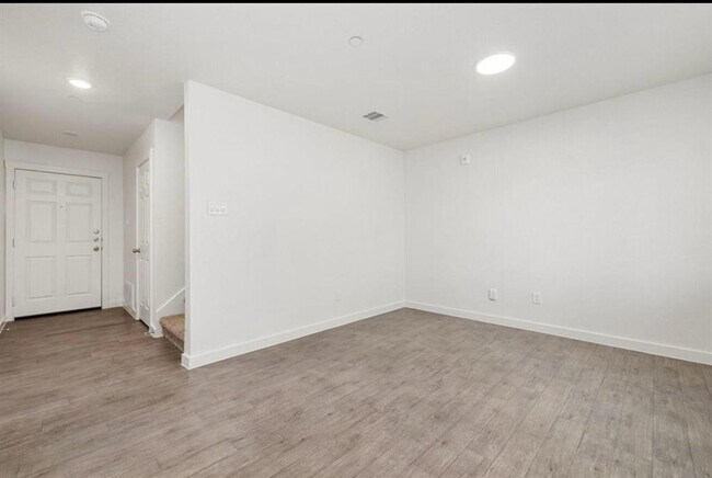 Building Photo - 12603 Telge Rd