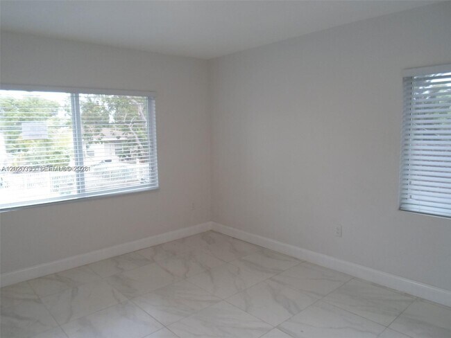 Building Photo - 354 NW 59th Terrace