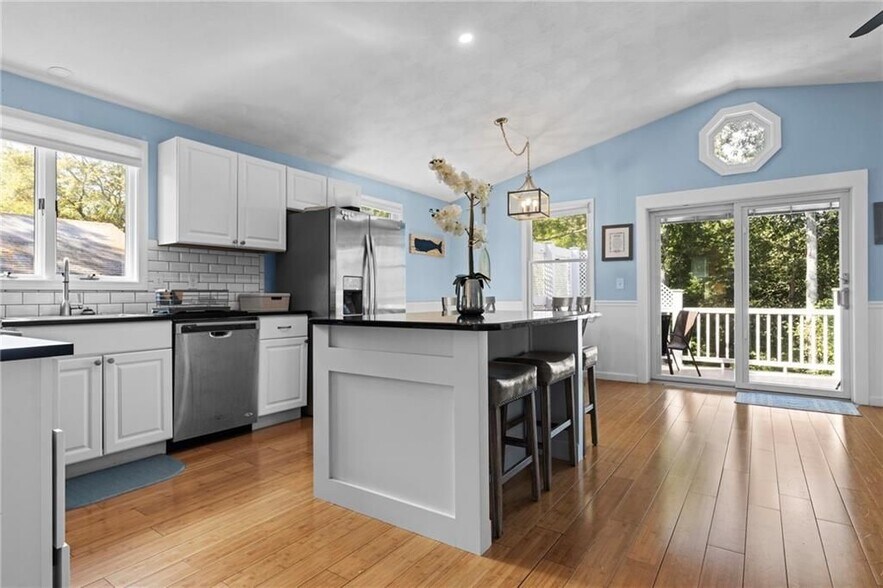 Building Photo - 110 Winsor Ave