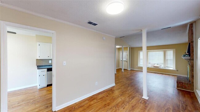 Building Photo - 710 Old Creek Rd