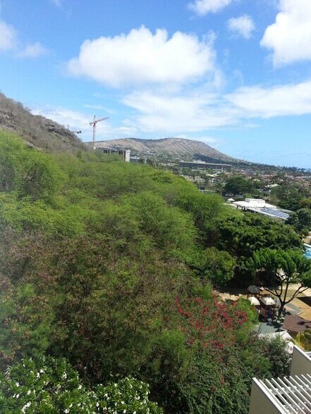 Building Photo - 6770 Hawaii Kai Dr