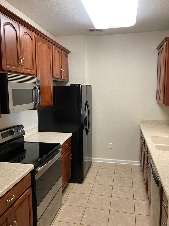 Building Photo - 3BD/2BA CONDO IN STONEBRIDGE RESERVES