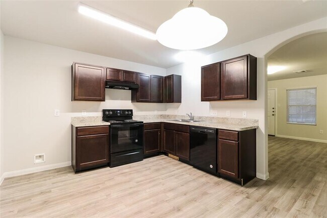Building Photo - 321 N Meadows Dr