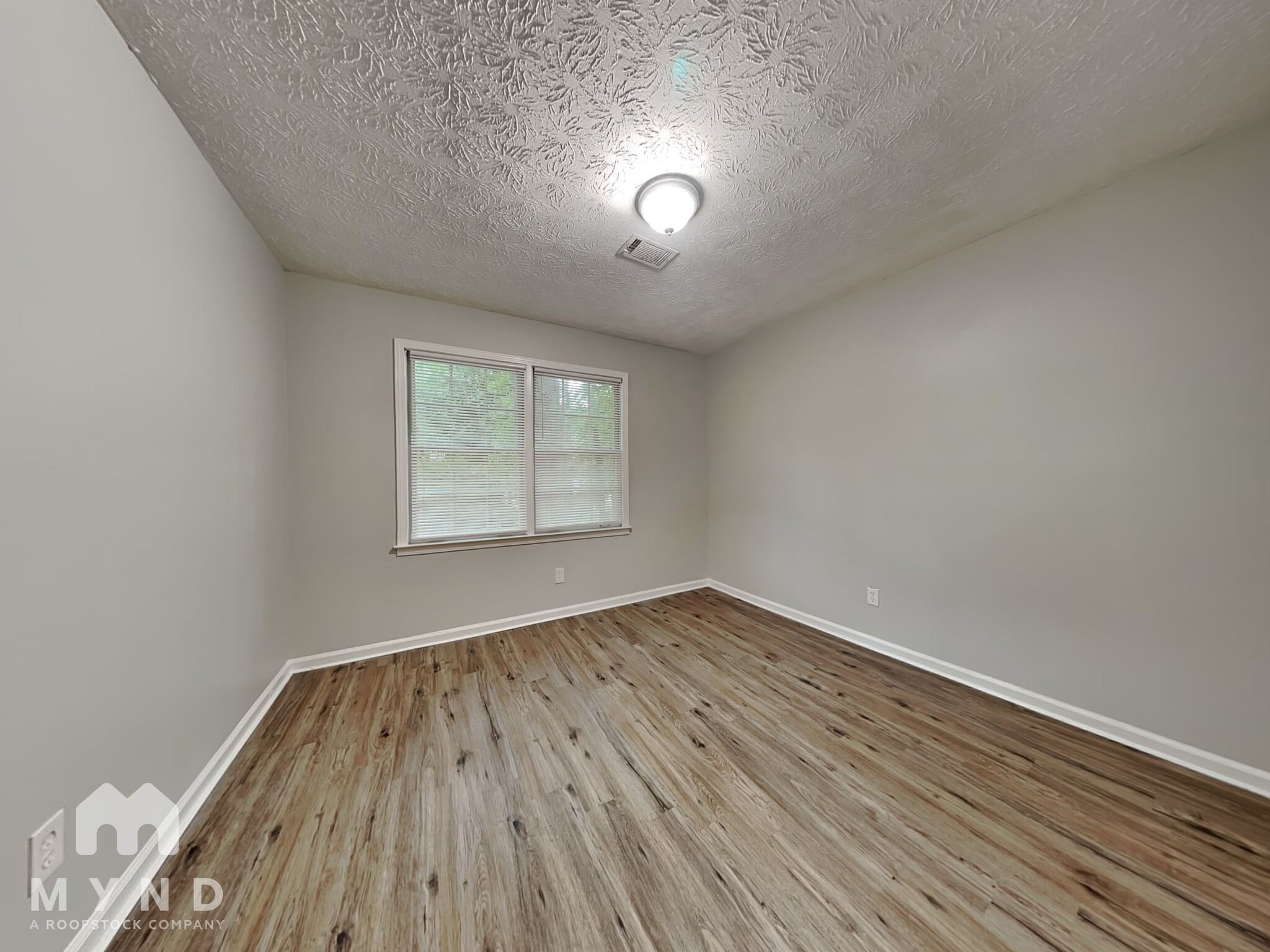 Building Photo - 35 Paris Ct