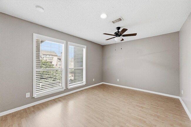 Building Photo - 2277 S Kirkwood Rd
