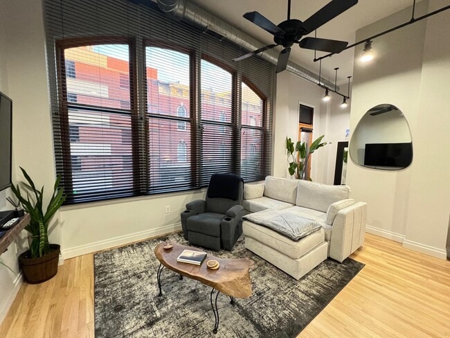 Building Photo - 338 Grove St