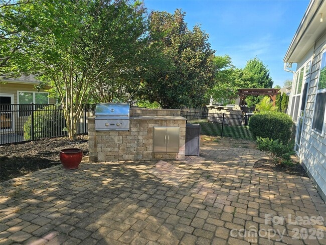 Building Photo - 5021 Kinross Ln
