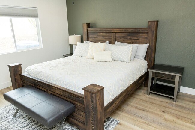 Building Photo - Beautiful Lake Havasau Home