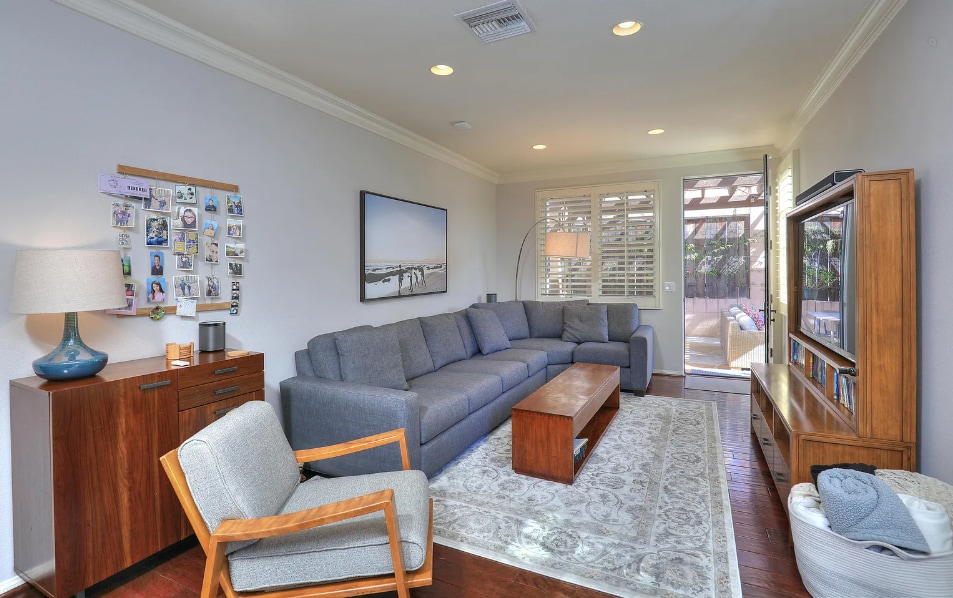 Living room - 120 Via Lee