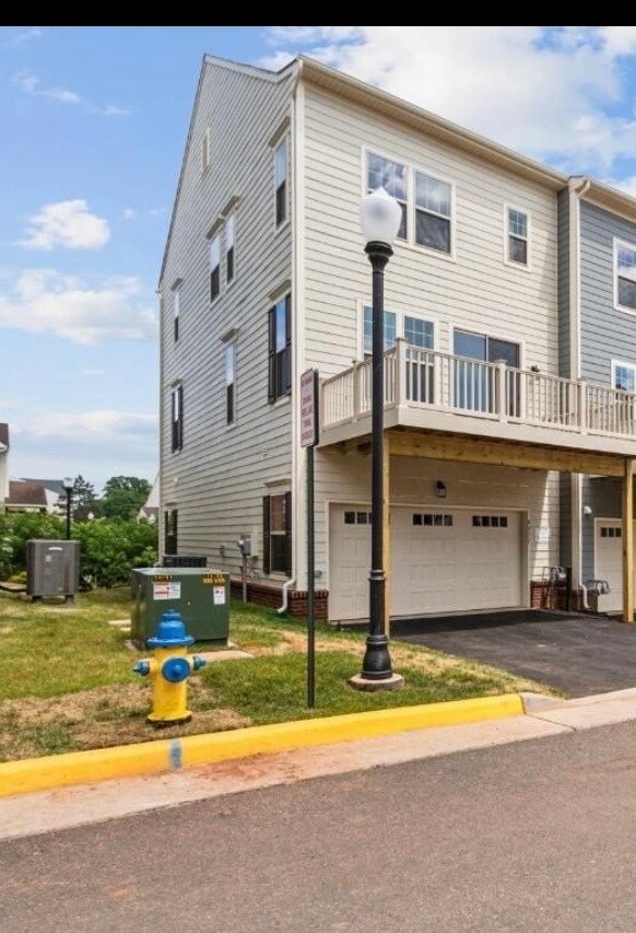 Building Photo - 9377 Barnes Loop
