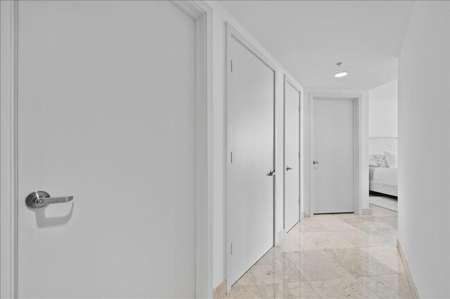 Building Photo - 3610 Gardens Pkwy