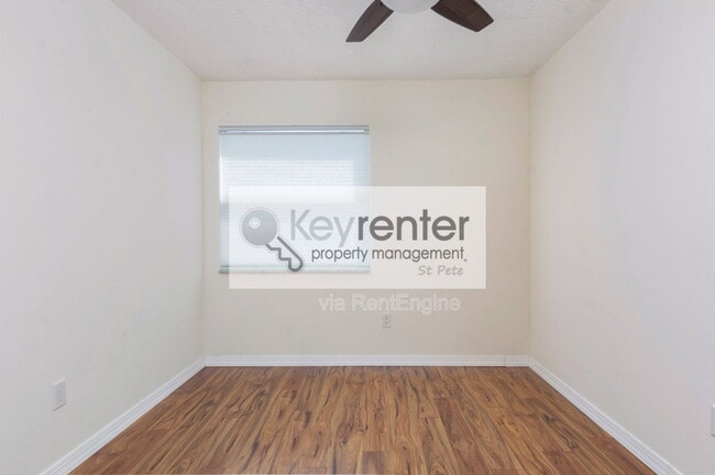 Building Photo - 1833 Clearbrooke Dr