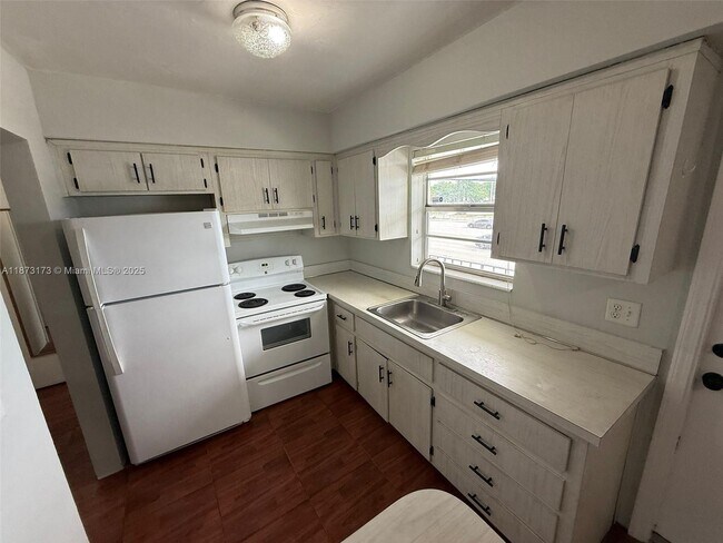 Building Photo - 7401 Pines Blvd