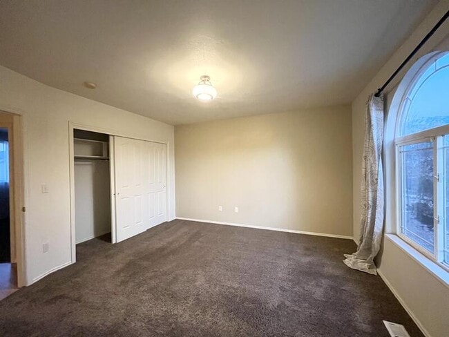 Building Photo - 377 Sego Lily Dr