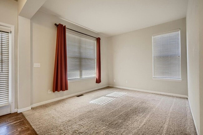 Building Photo - 5742 S Flat Rock Way