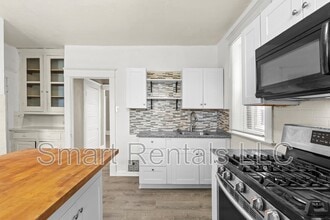 Building Photo - 4067 Botanical Ave