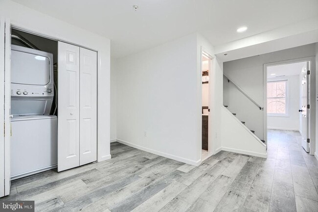 Building Photo - 7 S Carrollton Ave