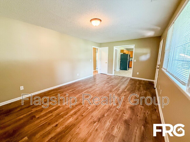 Building Photo - 418 N Kornegay St
