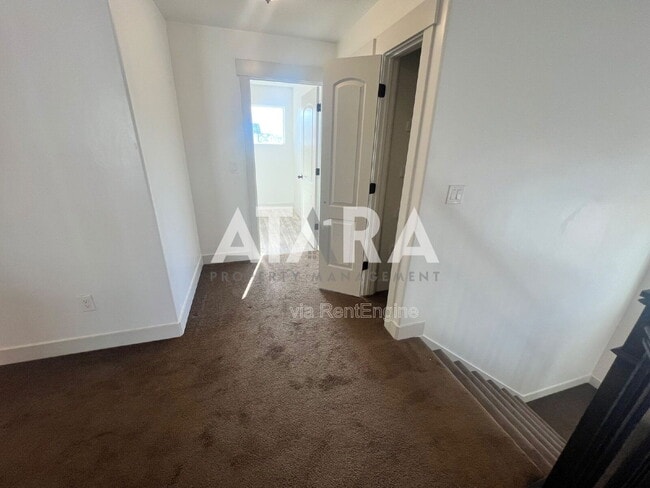 Building Photo - 1788 W Fall Brook Dr