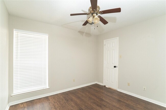 Building Photo - 16434 Concord Falls Ln