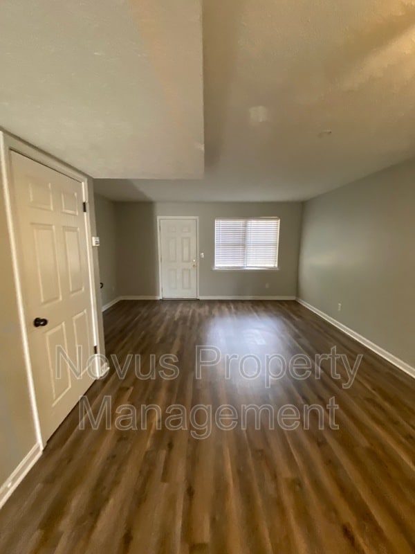 Building Photo - 619 South St