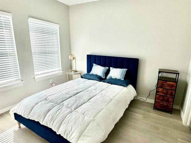 Building Photo - 1307 SW Georgia Ave