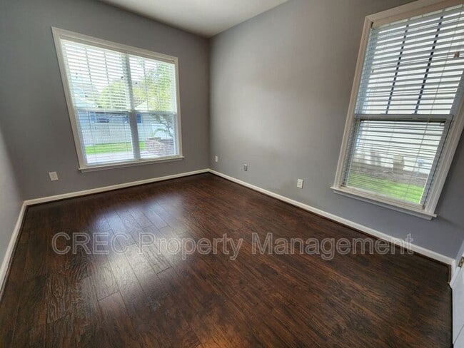 Building Photo - 103 Foxglove Ave